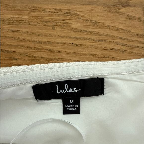 Lulu’s - Destiny Floral Jacquard Strapless Mini Dress Back Bow Detail in White - Picture 4 of 7